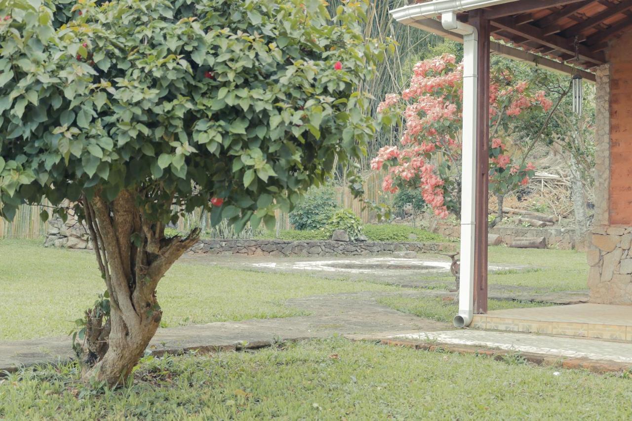 Em tiradentes, Minas Gerais, CASA TÍPICA E ESPAÇOSA EM TERRENO ARBORIZADO Extérieur photo