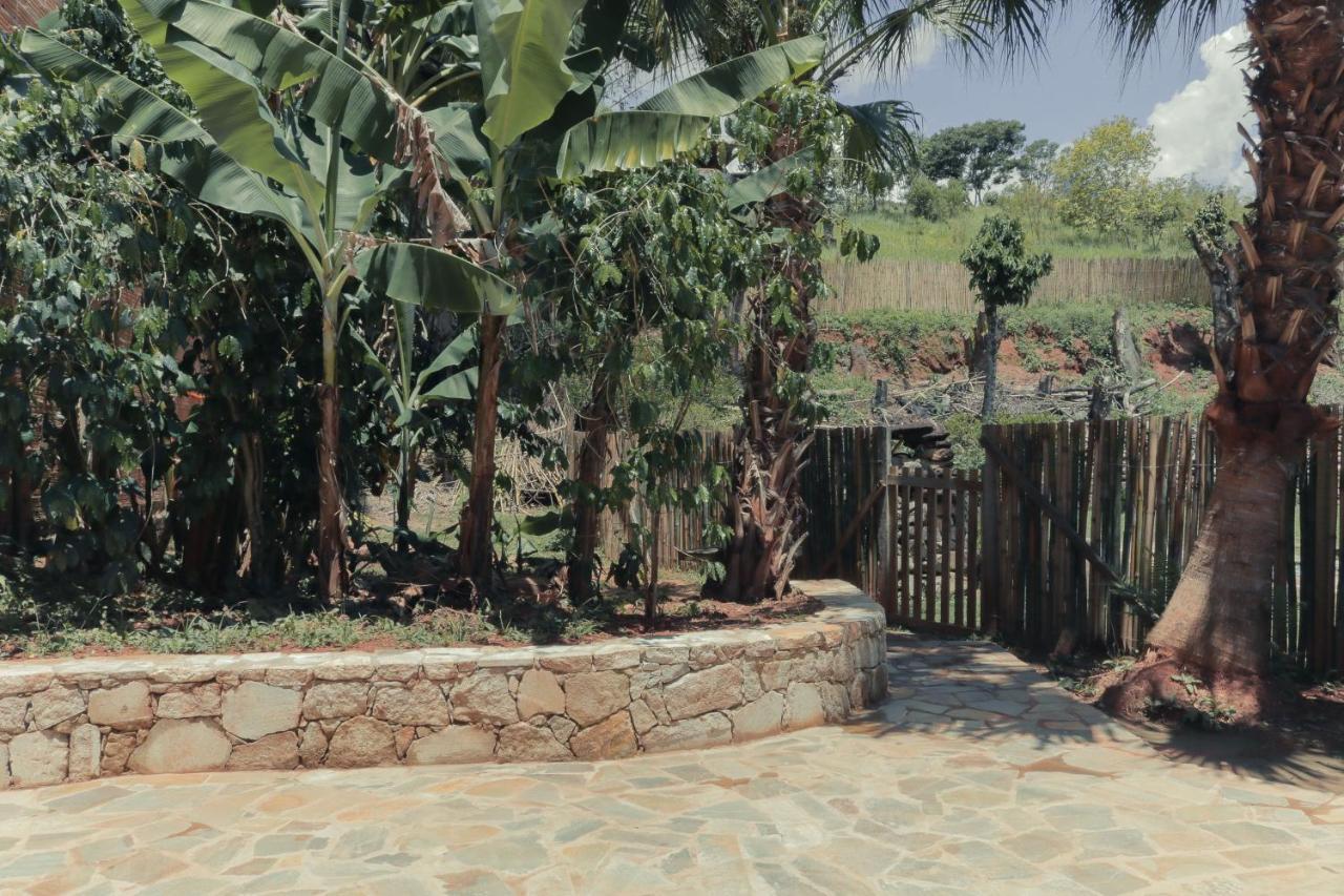 Em tiradentes, Minas Gerais, CASA TÍPICA E ESPAÇOSA EM TERRENO ARBORIZADO Extérieur photo